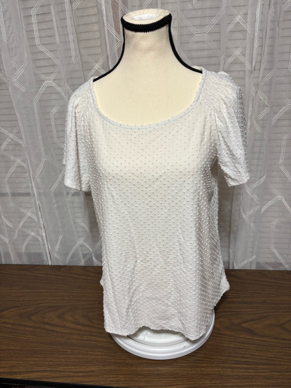 W-5 white short puff sleeve Women’s Textured Swiss Dot Scoop Neck Top 20 p2p 23L